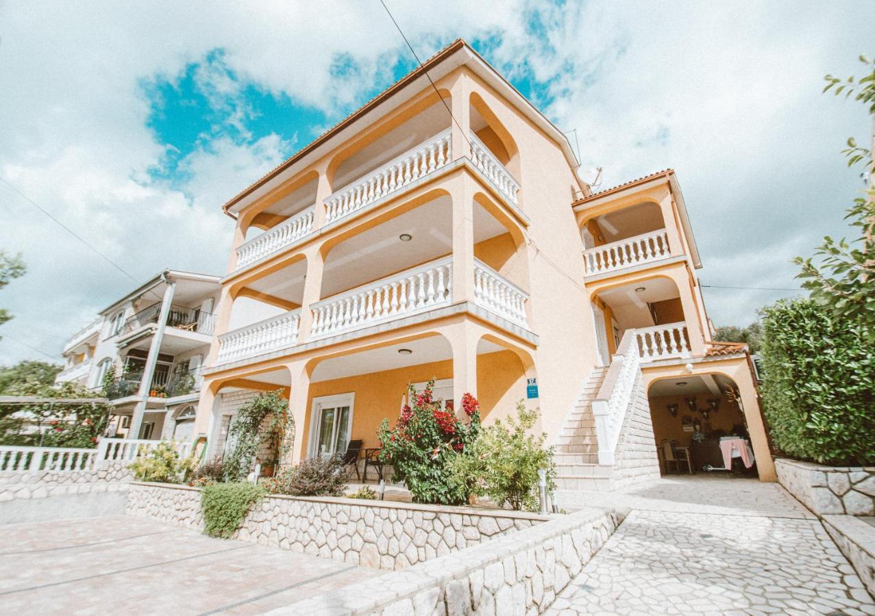 Apartments Vukic Crikvenica Exteriör bild